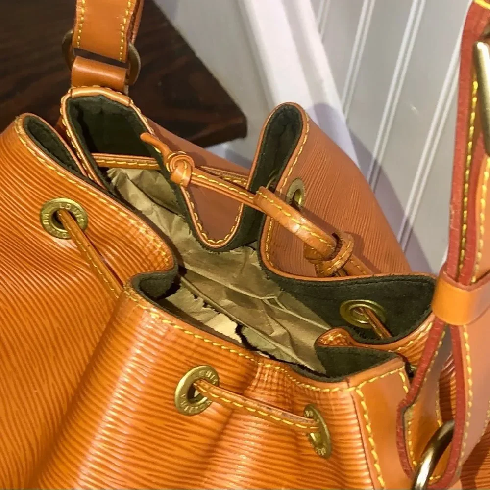 Vintage LOUIS VUITTON Noe Cipango Gold Epi Leather Tote Drawstring Bucket Bag